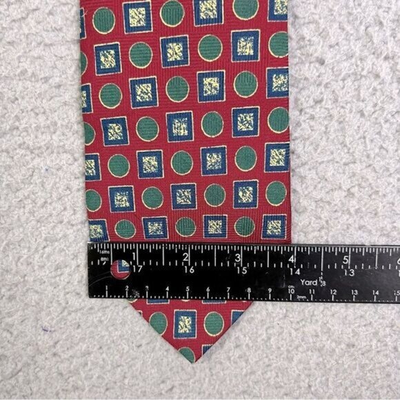 J MCLAUGHLIN MENS SILK TIE RED WITH DESIGN - Picture 2 of 5